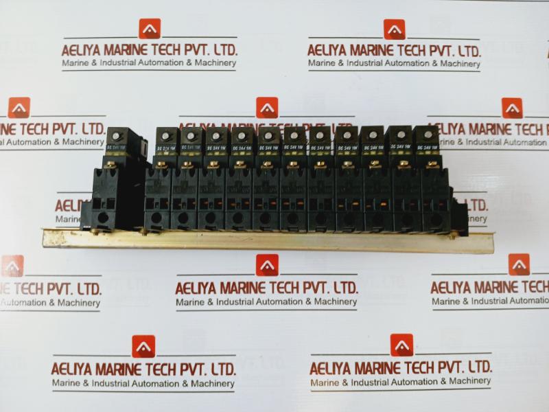 Crouzet 81519 Pneumatic Solenoid Valve W/ 81 513 101/600/151/201/001/060