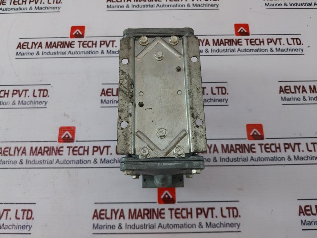 Cutler-hammer 10337h194a Pneumatic Timing Relay 600 Volts Ac Max 480v 60hz