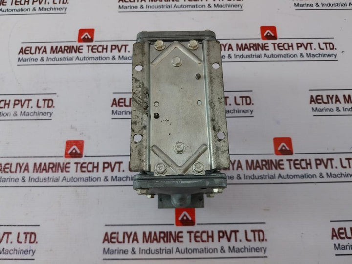 Cutler-hammer 10337h194a Pneumatic Timing Relay 600 Volts Ac Max 480v 60hz