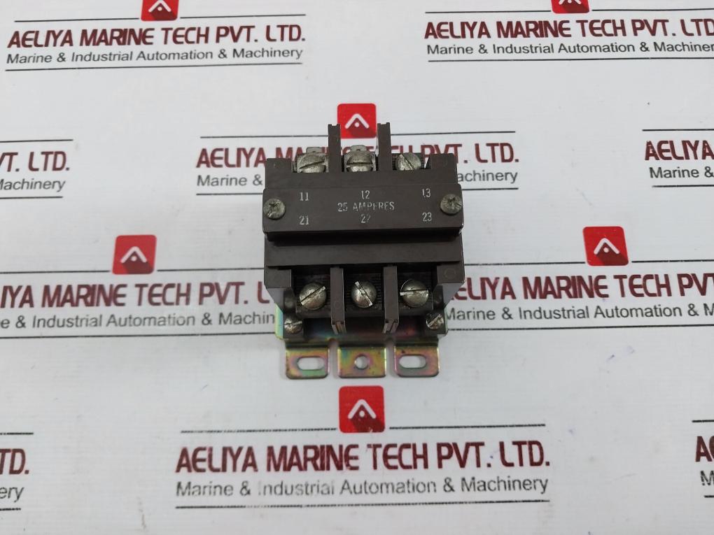 Cutler-hammer 6-172-33 Contactor 9560H738A, 66U1-9251, 25 Amperes