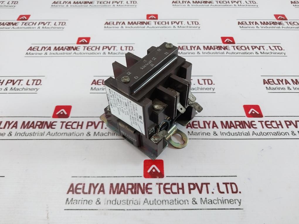 Cutler-hammer 6-172-33 Contactor 9560H738A, 66U1-9251, 25 Amperes