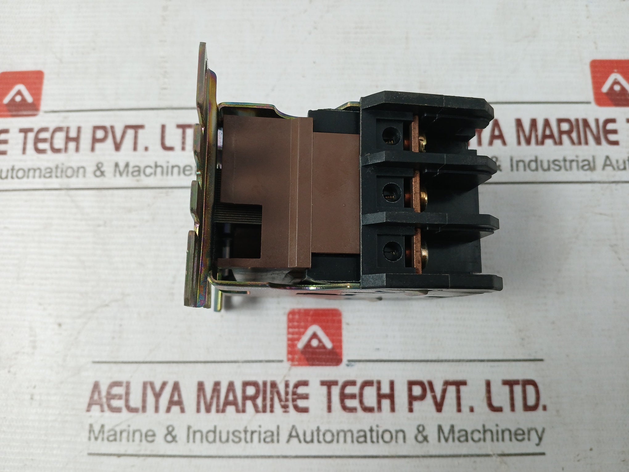 Cutler-hammer C25Dna3402T Definite Purpose Contactor 24V 50-60Hz 7 Lb.In.