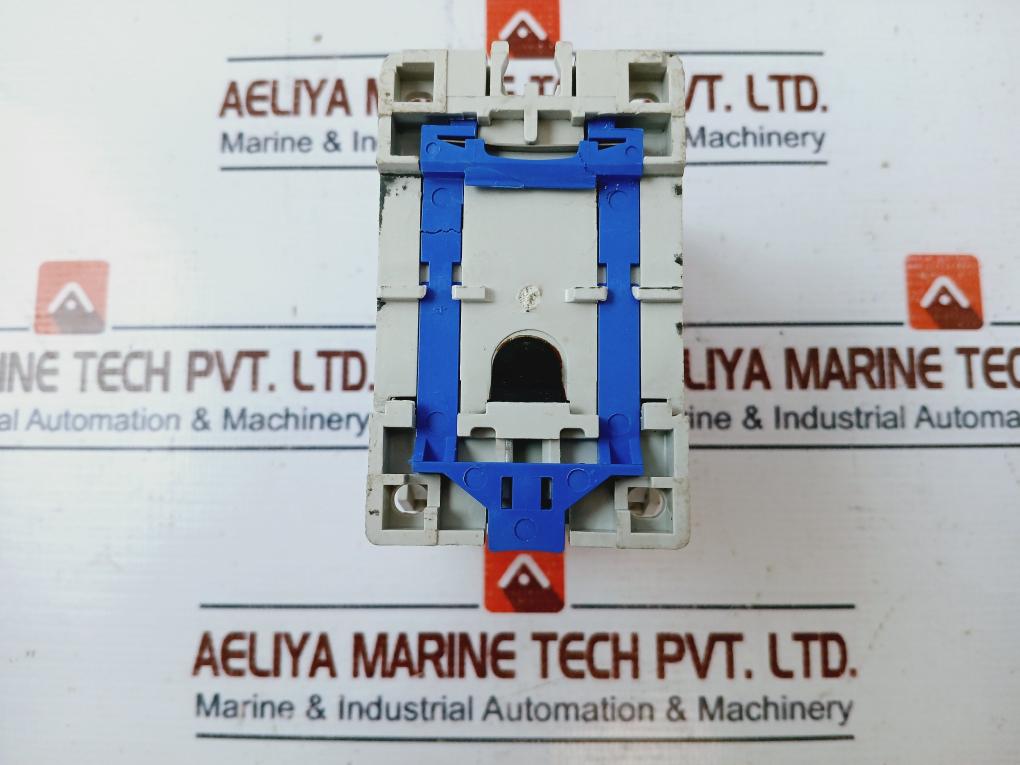 Cutler-hammer Ce15Cn3 Contactor 3-phase Series B1 50/60Hz