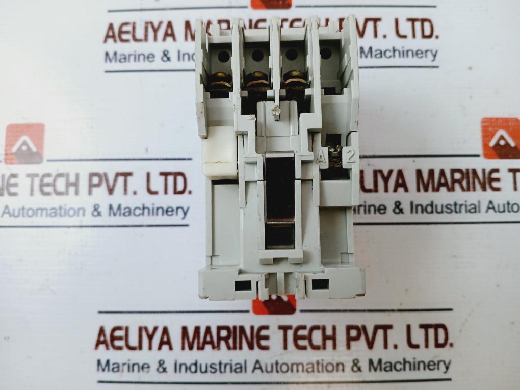 Cutler-hammer Ce15Cn3 Contactor 3-phase Series B1 50/60Hz