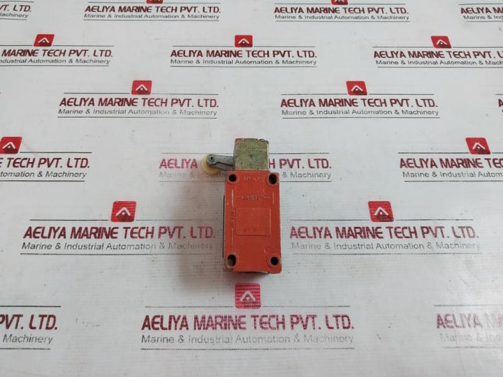 Cutler-hammer Me500 Limit Position Switch Series-a1 500V