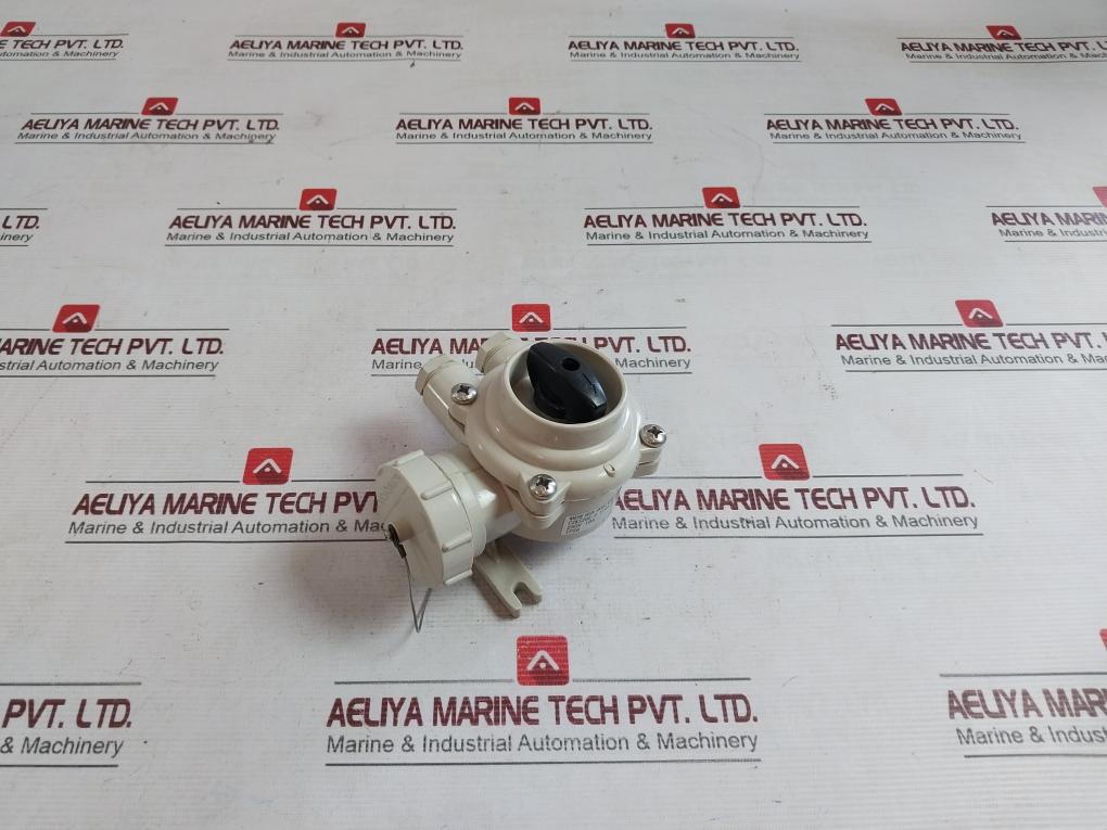 Czks202-3 Marine Nylon Socket With Switch 250V 10A 1144/2/Fs Ip56