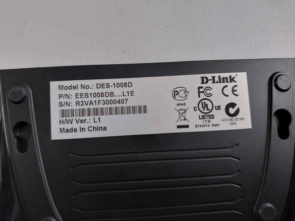 D-link Des-1008D 8-port Fast Ethernet Switch Ees1008Db...L1E, Cs07370 H/W Ver:L1