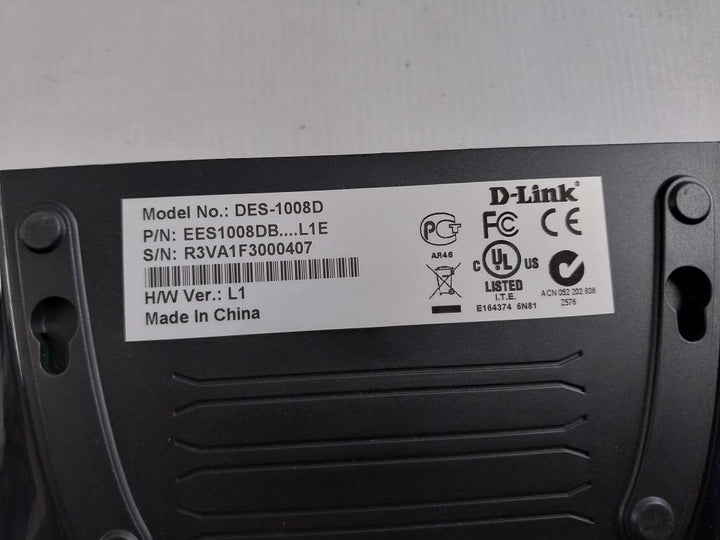 D-link Des-1008D 8-port Fast Ethernet Switch Ees1008Db...L1E, Cs07370 H/W Ver:L1