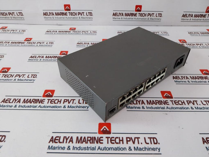 D-link Des-1016D Ethernet Unmanaged Desktop Switch 100-240Vac 50-60Hz