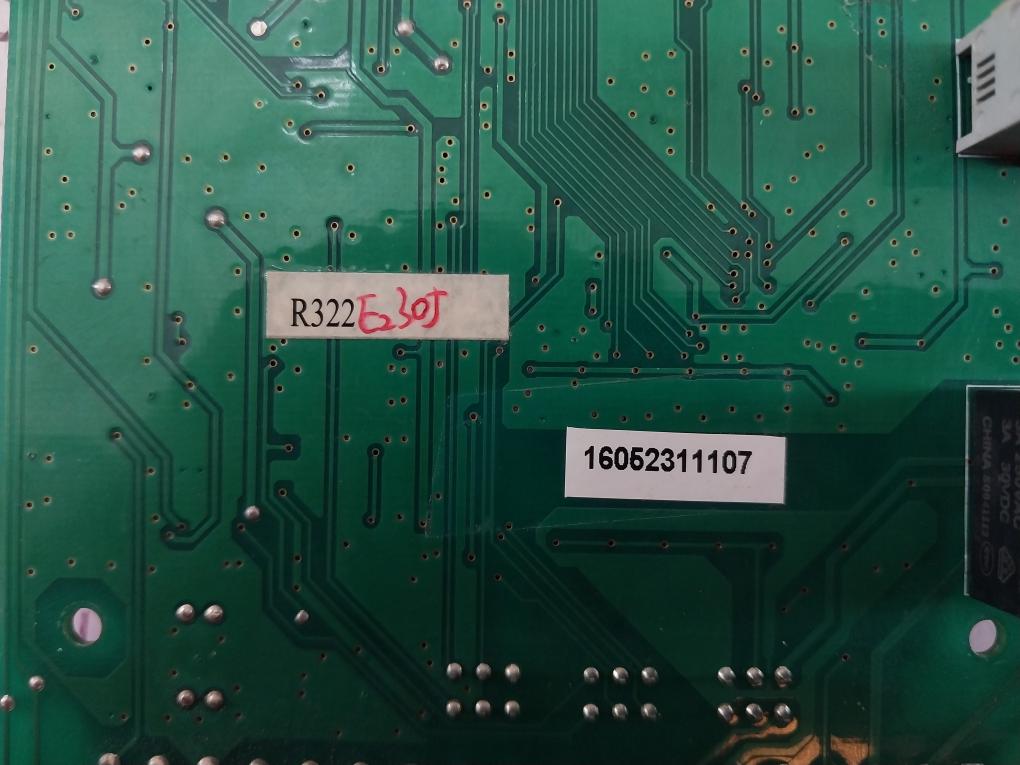 D2C3Cj22 Printed Circuit Board R322 E2 30J