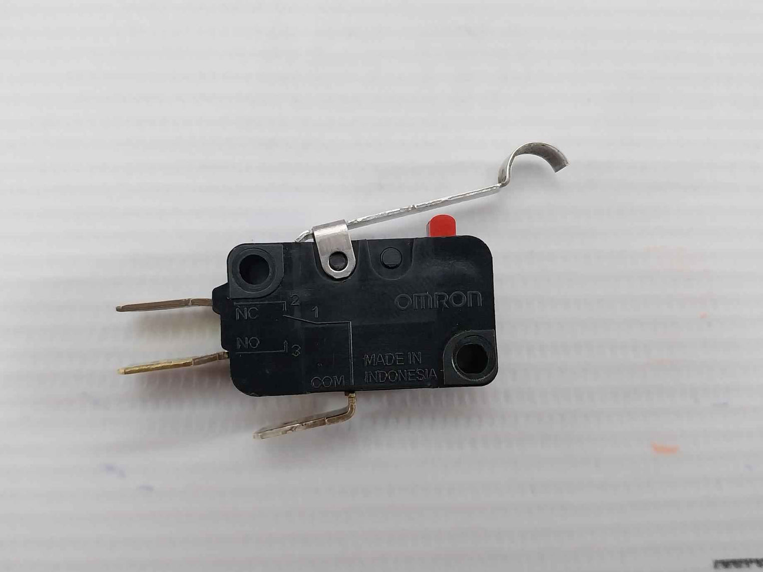 D3V-64M-1C4 Miniature Snap-action Switch Omron
