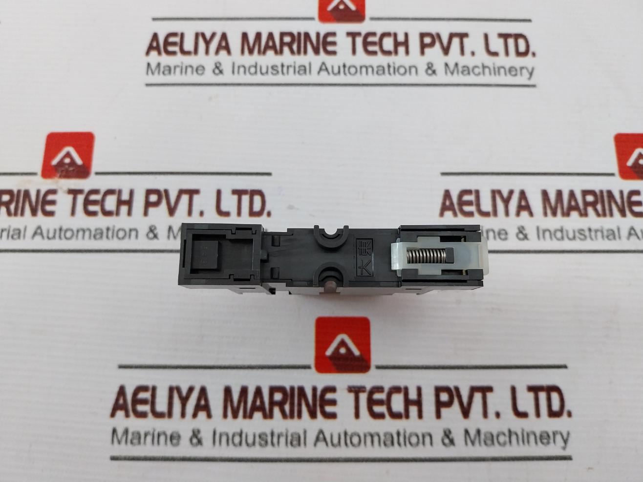 Daito P420 General Purpose Fast Acting Alarm Fuse With Base 250V 15A