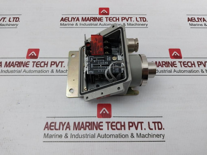 Danfoss-0-1-To-1-0Mpa-15-150Psig-240Vdc-12W-Pressure-Switch-Kps-43-208717-11