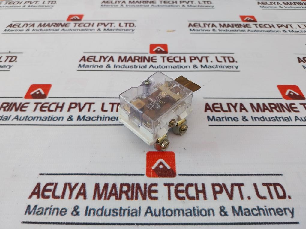 Danfoss 017-4030 Pressure Switch 380V