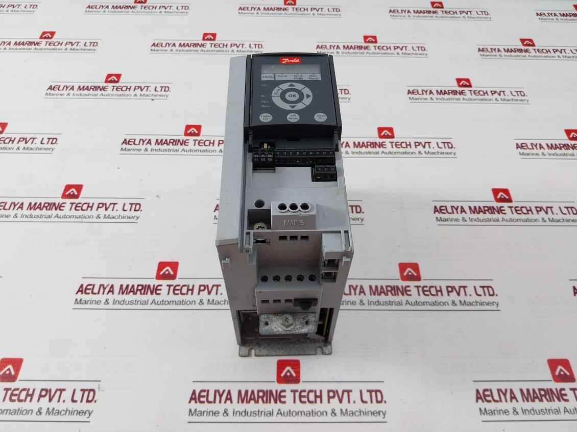 Danfoss 131L9866 Hvac Basic Drive Frequency Inverter 50/60Hz 8.3A (Not Working)