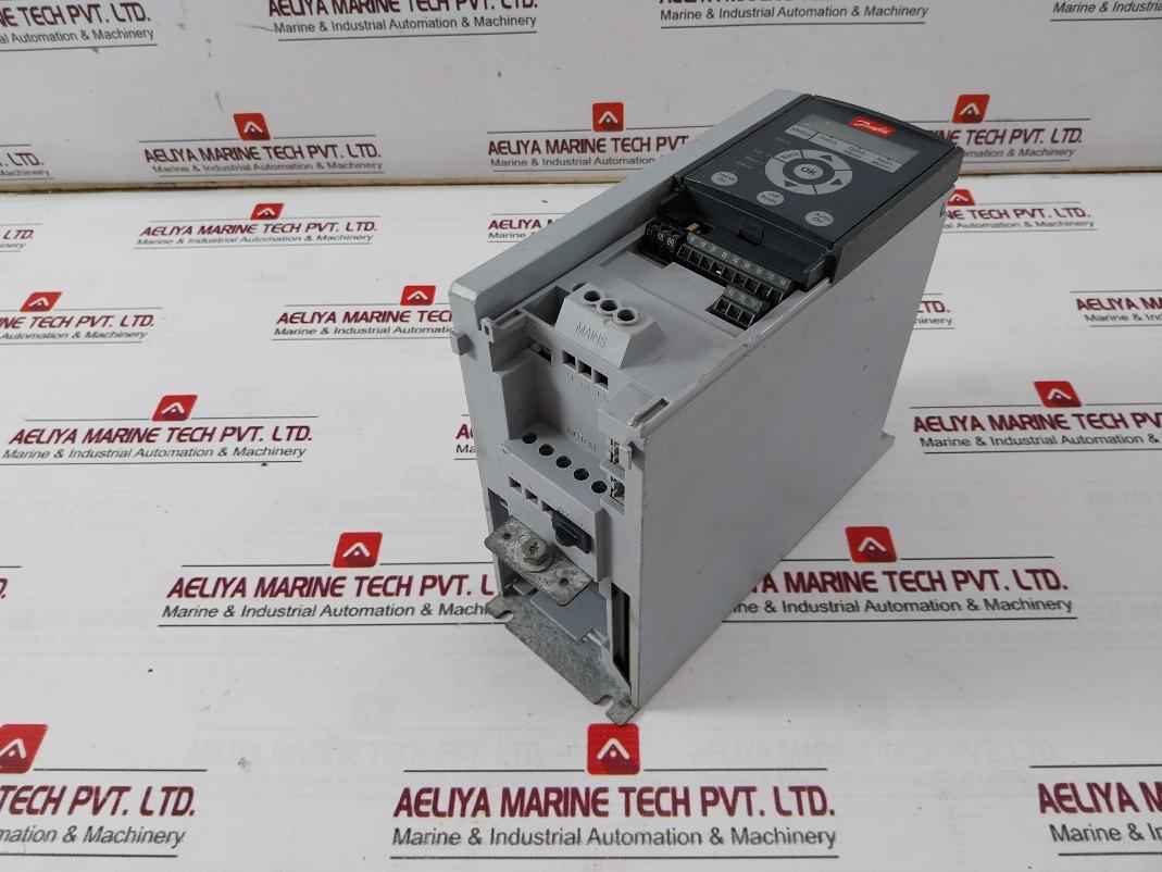 Danfoss 131L9866 Hvac Basic Drive Frequency Inverter 50/60Hz 8.3A (Not Working)