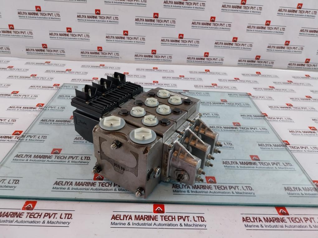 Danfoss 159H8209 Pvg Proportional Valve 157B4033 11-32 Vdc