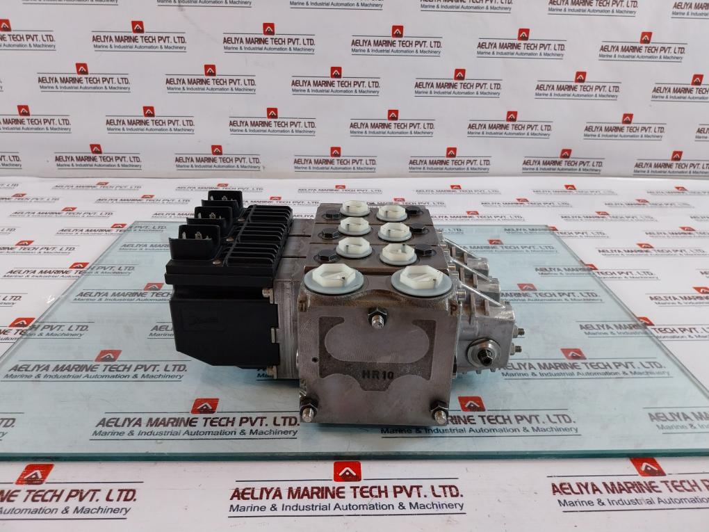 Danfoss 159H8209 Pvg Proportional Valve 157B4033 11-32 Vdc