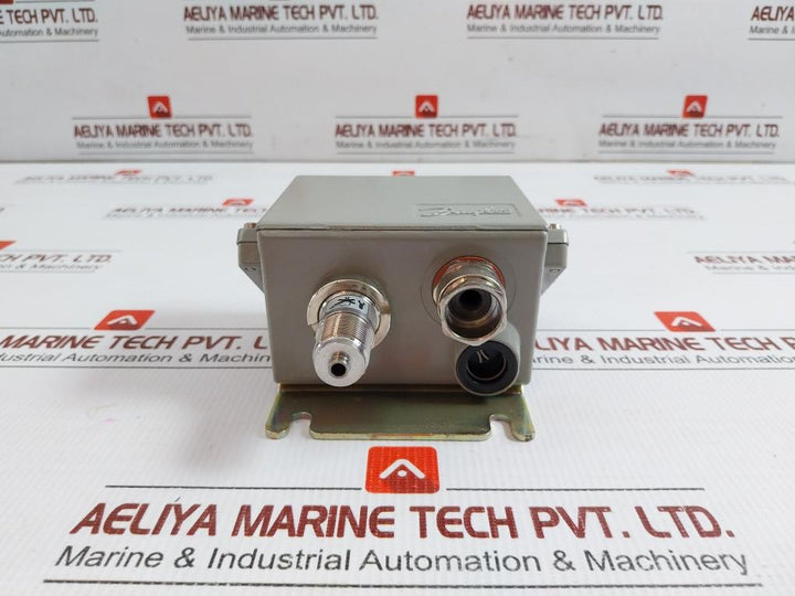 Danfoss 24 Vdc 4-20 Ma Pressure Transmitter Emp 2