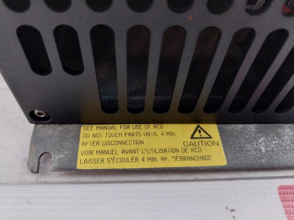 Danfoss 5004 175Z0107 Variable Speed Drive 3X200-240V 50/60Hz 9.5A Tp100