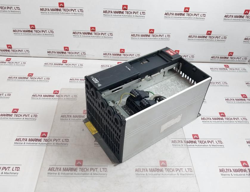 Danfoss 5004 175Z0107 Variable Speed Drive 3X200-240V 50/60Hz 9.5A Tp100