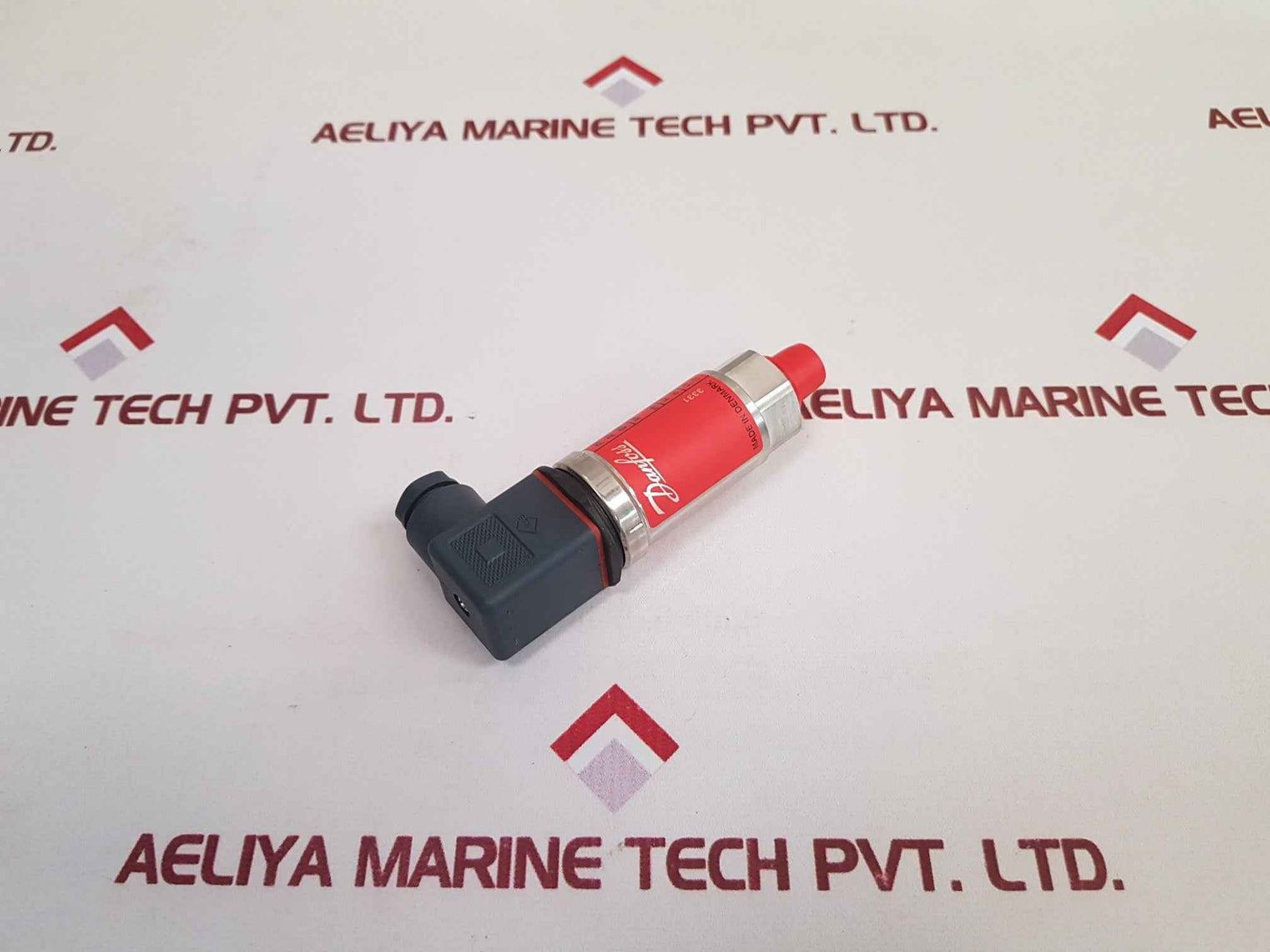 Danfoss Aks 33 Pressure Transmitter 060G210, 10...30 V.D.C