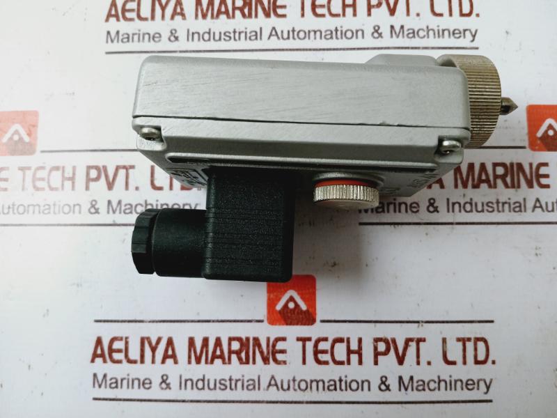 Danfoss Aks 41-10 B Level Transmitter Ver 4.0 24 Vac/Dc 1.5 W 4–20 Ma