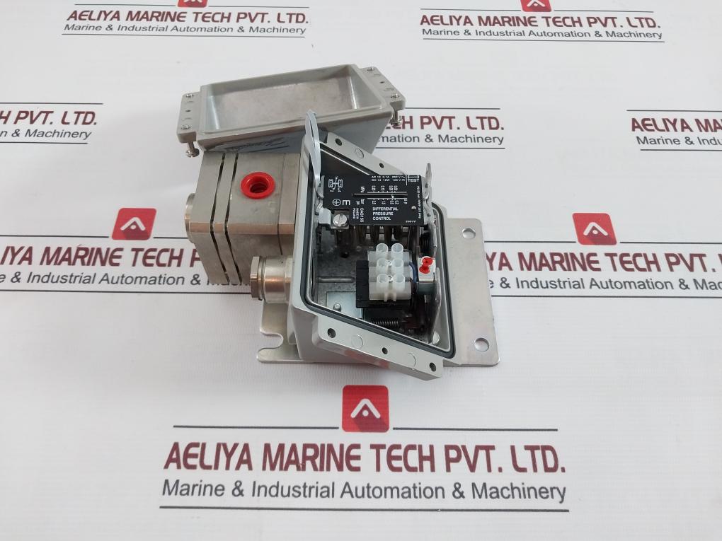 Danfoss Cas 155 Differential Pressure Switch 060-313066 Ip67 0.1A 250V 0.1 Bar
