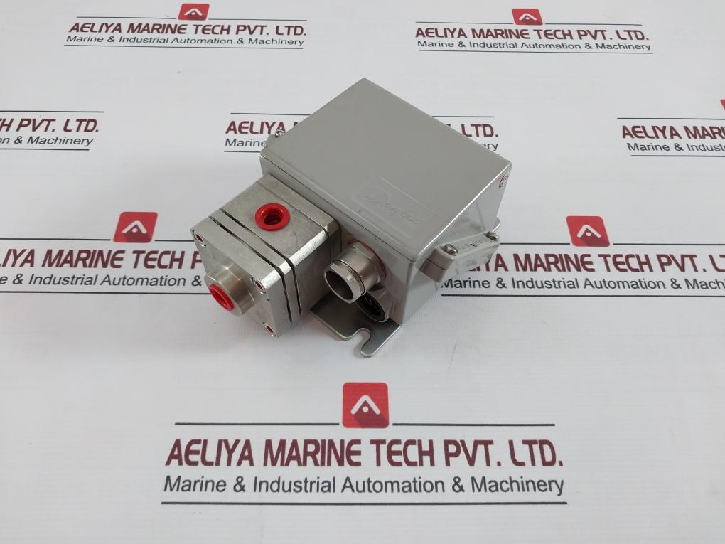 Danfoss Cas 155 Differential Pressure Switch 060-313066 Ip67 0.1A 250V 0.1 Bar