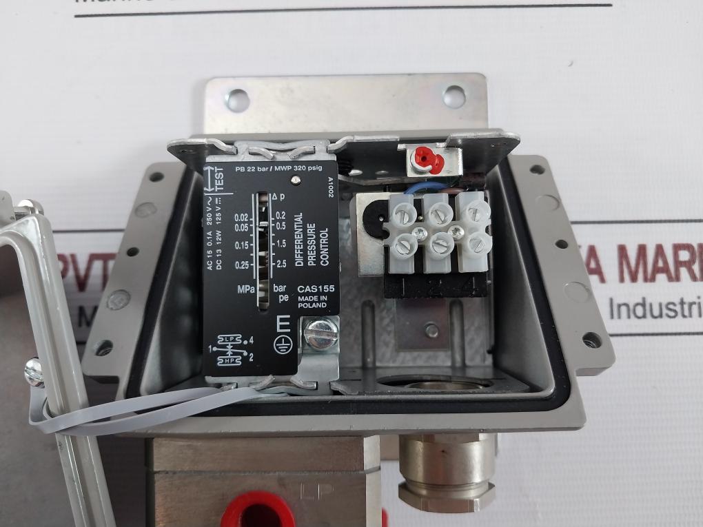 Danfoss Cas 155 Differential Pressure Switch 060-313066 Ip67 0.1A 250V 0.1 Bar