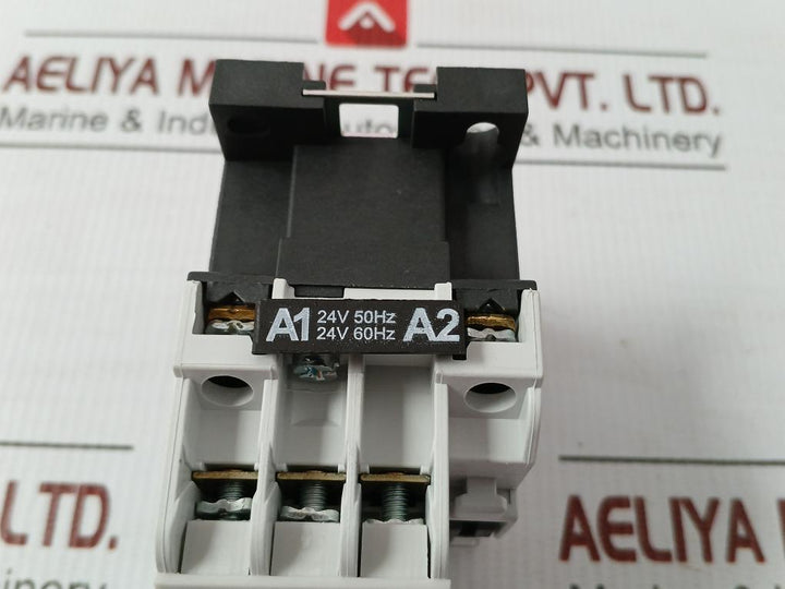Danfoss 24V/50-60Hz 3-pole Contactor Ci 12