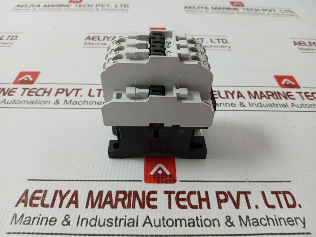 Danfoss 24V/50-60Hz 3-pole Contactor Ci 12