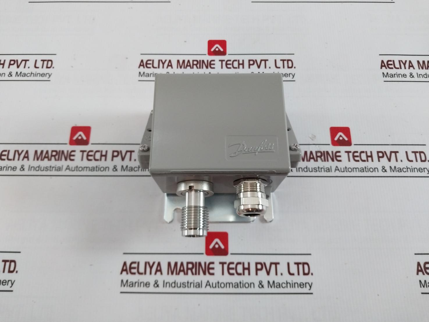 Danfoss Emp 2 Pressure Transmitter 084G2109 0-10 Bar 4-20 Ma 9-32Vdc 60907-02H