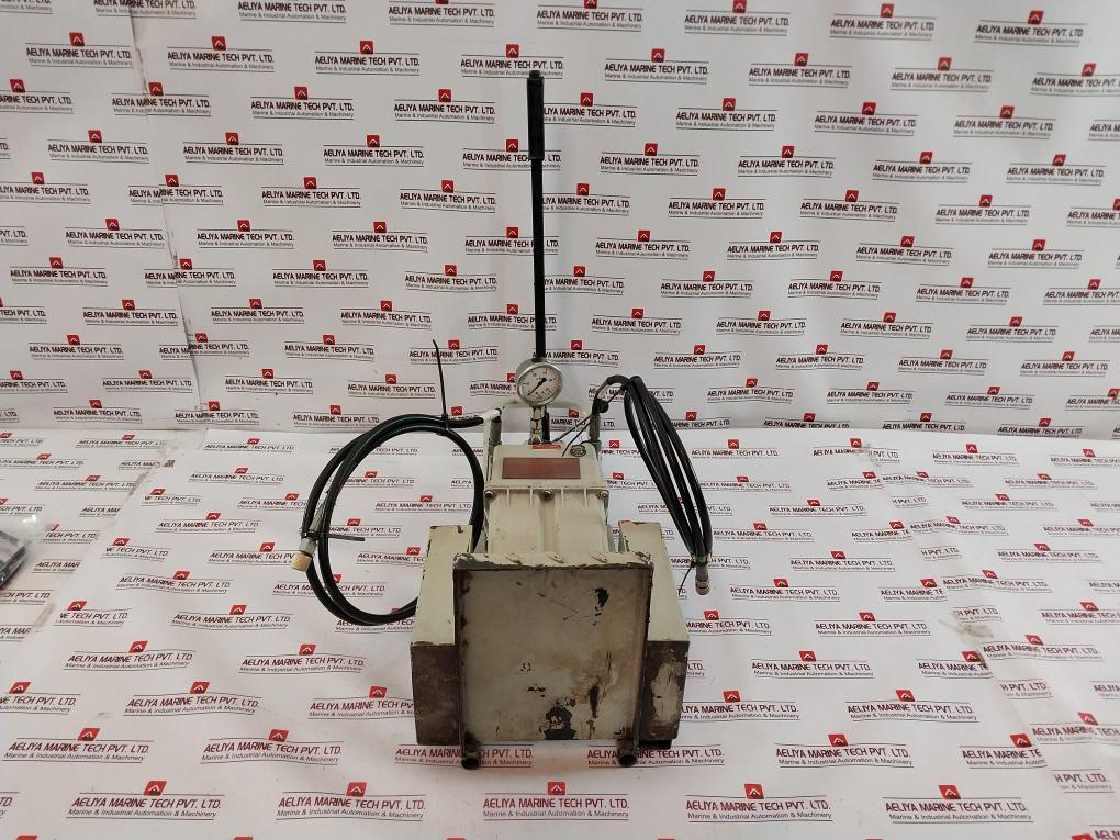 Danfoss H.P 5L-2M Hand Pump 160U5231 En 837-1 2 Meter 200598