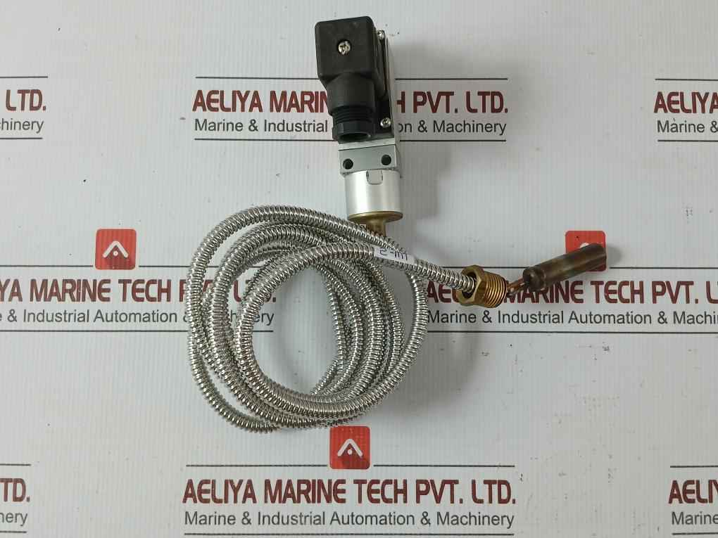 Danfoss Heavy Duty Temperature Control Thermostat Switch 130˚C 2M Part No: Mbc 8100
