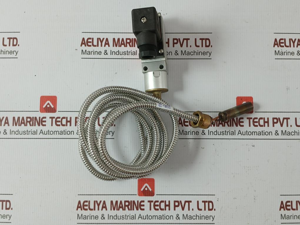 Danfoss Heavy Duty Temperature Control Thermostat Switch 130˚C 2M Part No: Mbc 8100