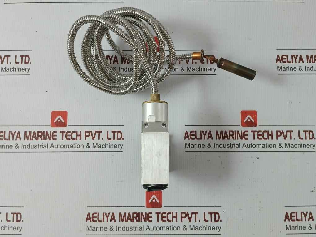 Danfoss Heavy Duty Temperature Control Thermostat Switch 130˚C 2M Part No: Mbc 8100