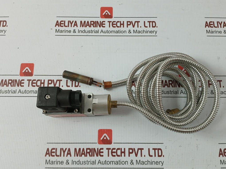 Danfoss Heavy Duty Temperature Control Thermostat Switch 130?C 2M Part No: Mbc 8100
