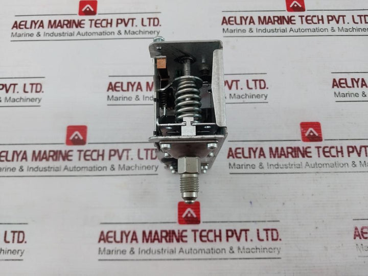 Danfoss KP 15 Dual Pressure Control Switch 10 TO 55 PSI A0858-02 8-32 Bar