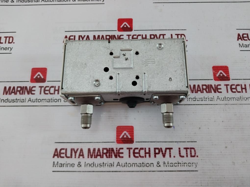 Danfoss KP 15 Dual Pressure Control Switch 10 TO 55 PSI A0858-02 8-32 Bar
