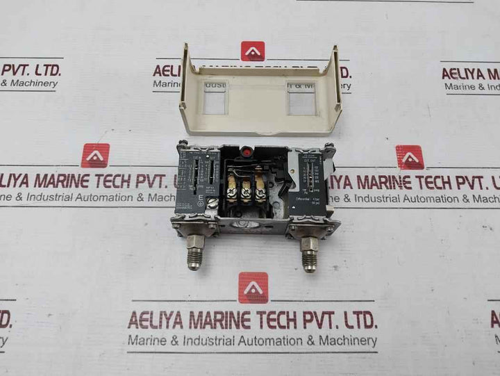 Danfoss Kp15 Pressure Switch Pb 17 Bar/Mwp 245 Psig A0003-01