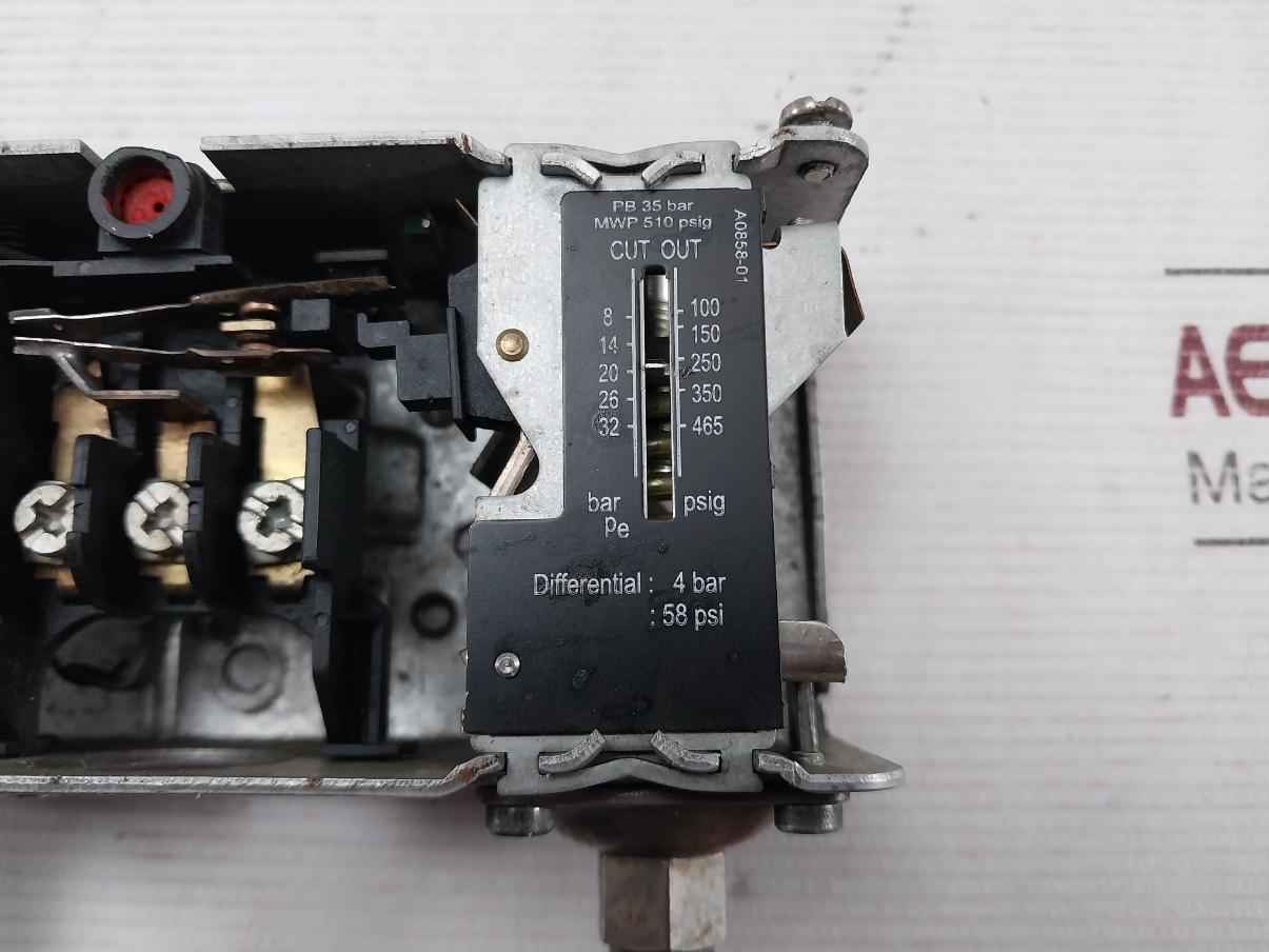 Danfoss Kp15 Pressure Switch Pb 17 Bar/Mwp 245 Psig A0003-01