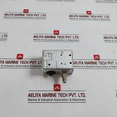 Danfoss Kp1 Pressure Switch 0.7 To 4 Bar 10 To 55 Psi Ac 1/3 16A