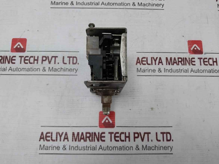 Danfoss Kp1 Pressure Switch Pb 17 Bar/Mwp 245 Psig Ac 15 10A