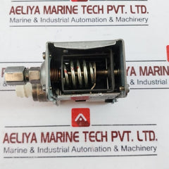Danfoss Kp5 060-1173 Pressure Switch 8-28 Bar 100-400 Psig Pe