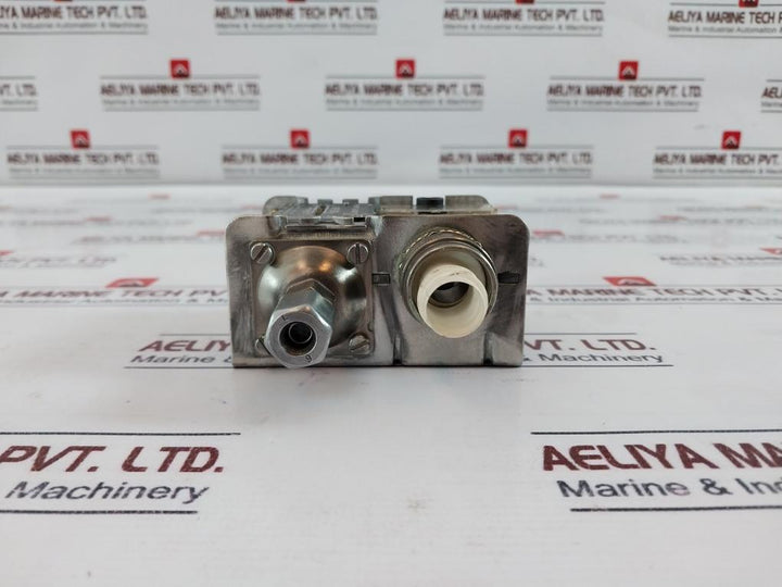 Danfoss Kp5 060-1173 Pressure Switch 8-28 Bar 100-400 Psig Pe