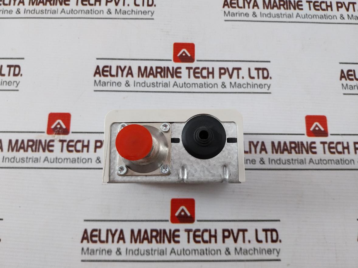 Danfoss Kp5 Pressure Switch 8-32 Bar Pe 100-465 Psig Reset Diff-3 Bar 43 Psi
