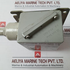 Danfoss Kps 33 Pressure Switch 0-3.5 Bar 10A 440V Ac 240V Dc