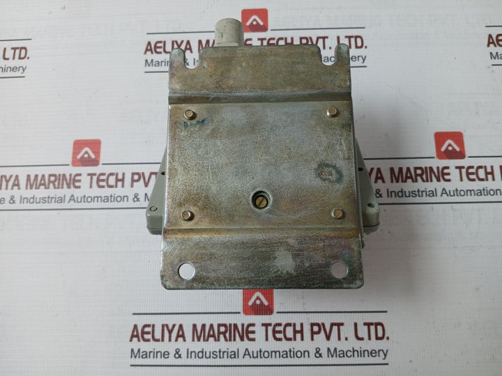Danfoss Kps 33 Pressure Switch 0-3.5 Bar 10A 440V Ac 240V Dc