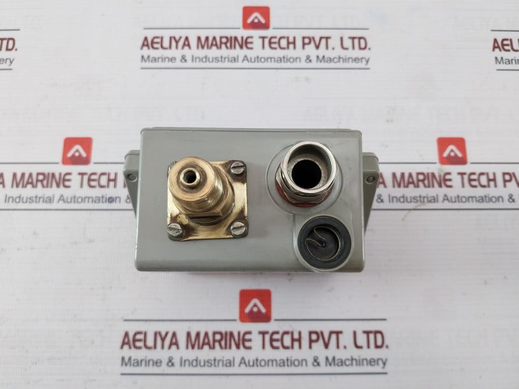 Danfoss Kps 35 Pressure Switch 0-0.8 Mpa 060-3100 12 Bar/175 Psig 240 Va